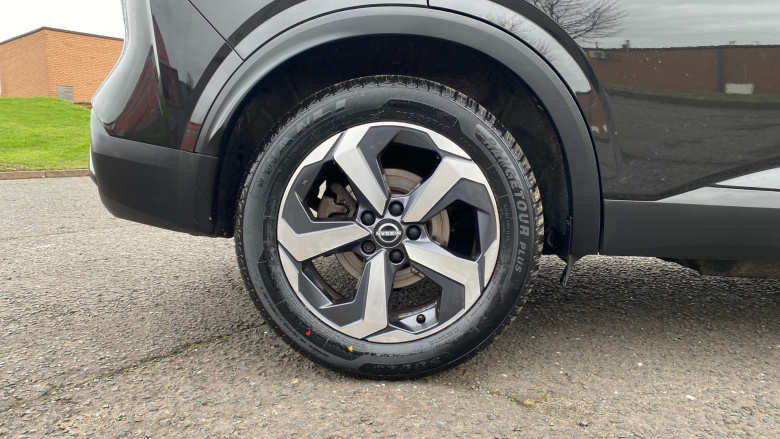 Nissan Qashqai 1.3 DiG-T MH 158 N-Connecta 5dr Xtronic Petrol Hatchback